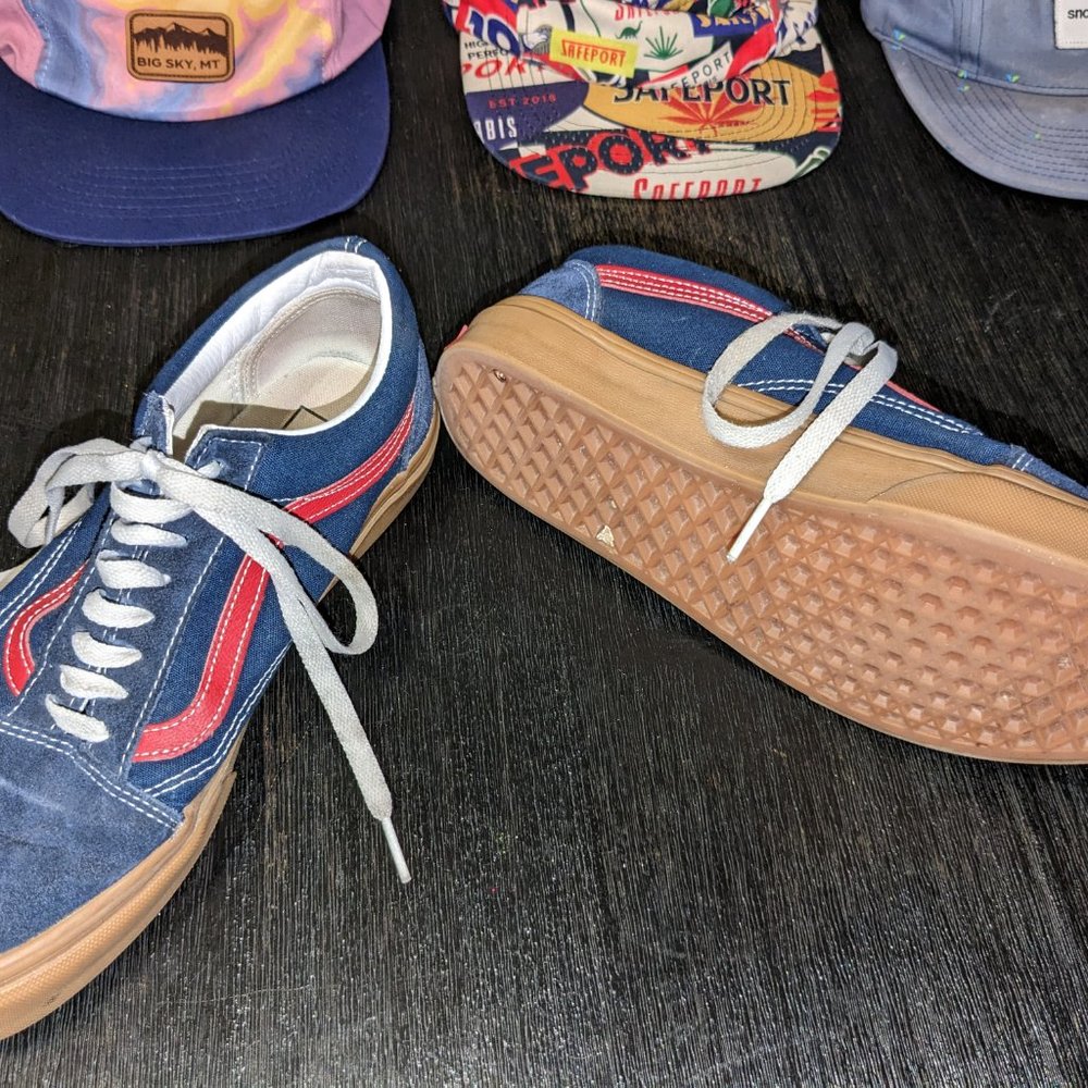 Vans - Picture 2 of 4